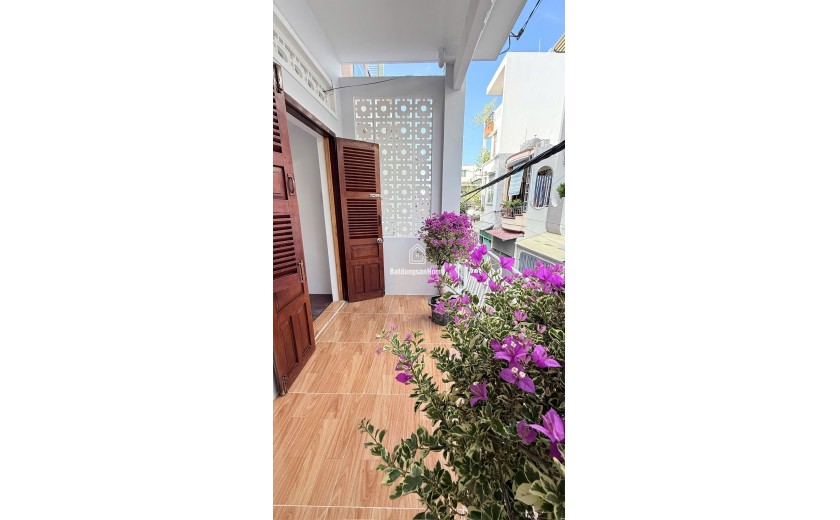 bán nhà 2 tầng trung tâm nha trang – ô tô tới nhà – gần coopmart – 5,5 tỷ